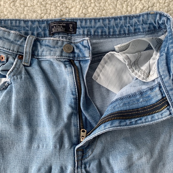 A&F | zoe natural rise straight ankle denim jeans - Picture 3 of 5